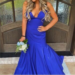 Elegant Blue Evening Gown
